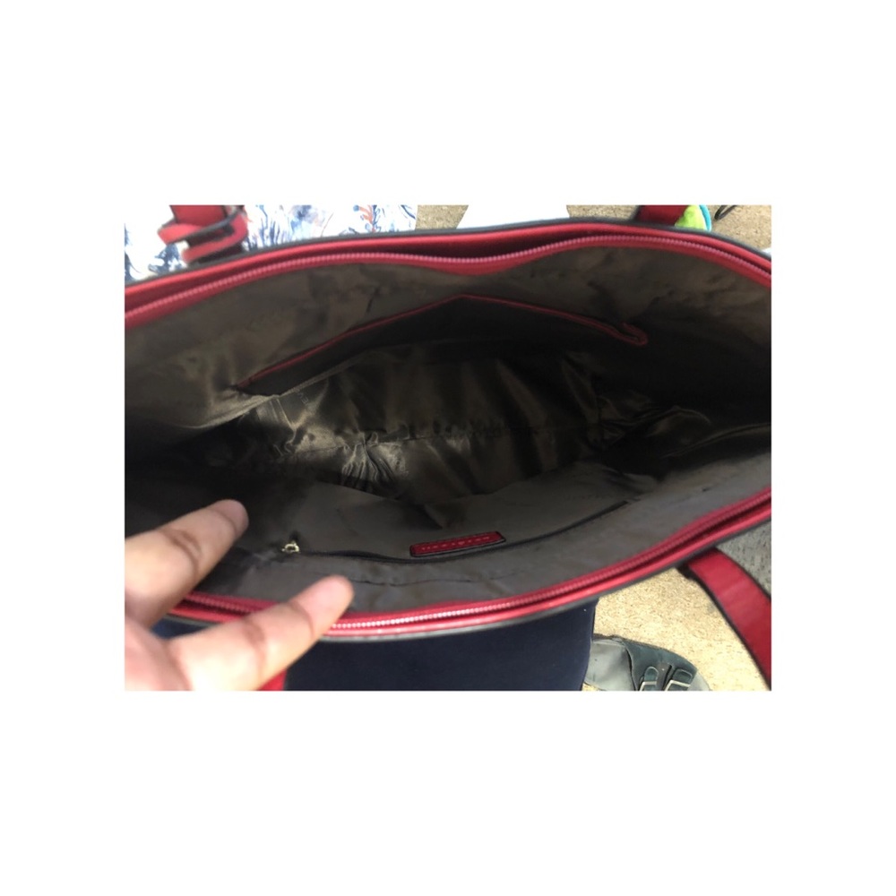 Red bag - Picture 2 of 6